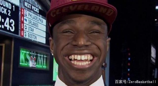 红袜在两出 红袜在两出